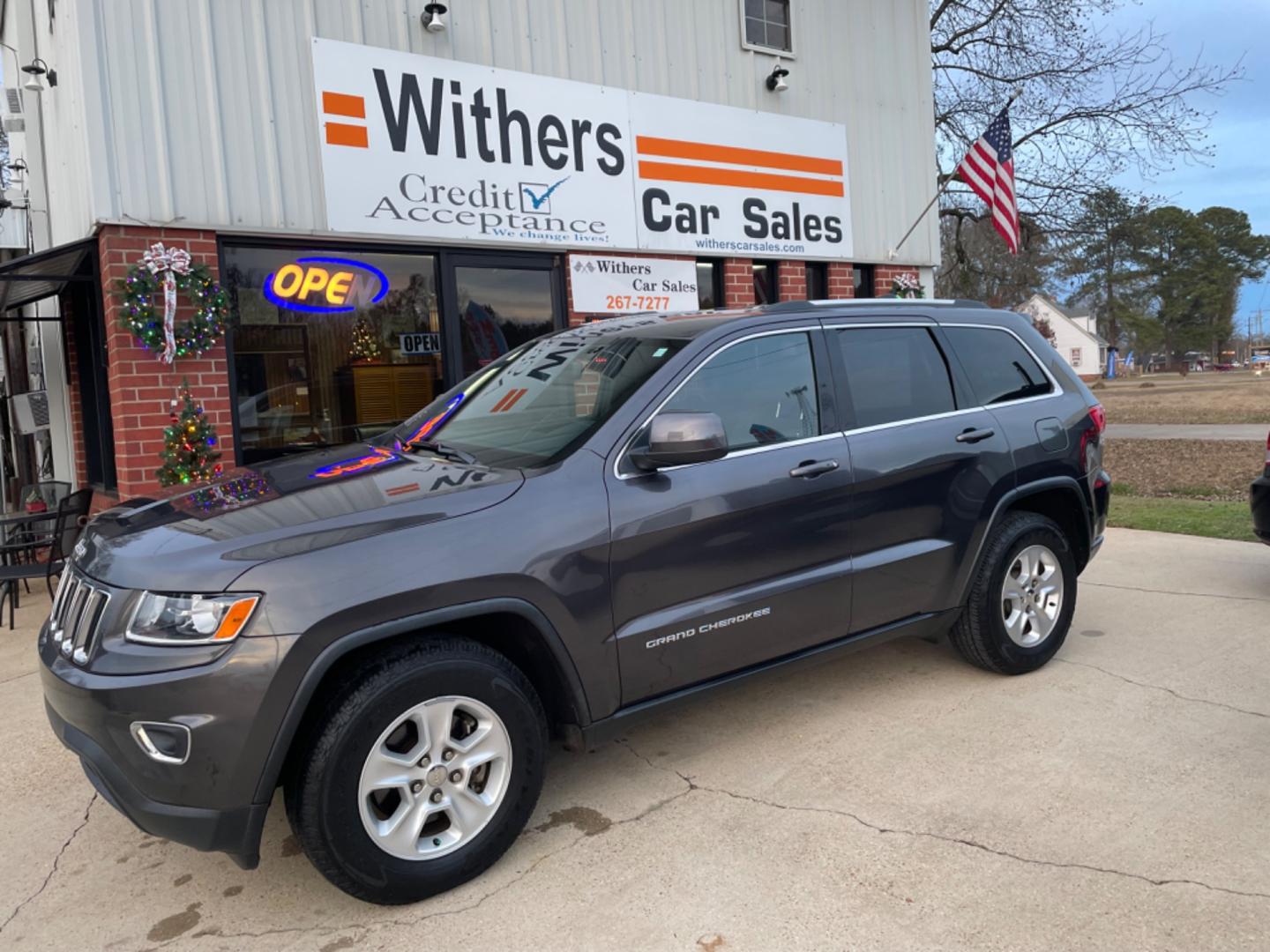 2015 GRAY /Gray Jeep Grand Cherokee (1C4RJEAG3FC) , Auto transmission, located at 204 Hwy. 16 East, Carthage, MS, 39051, (601) 267-7277, 0.000000, 0.000000 - Photo#0